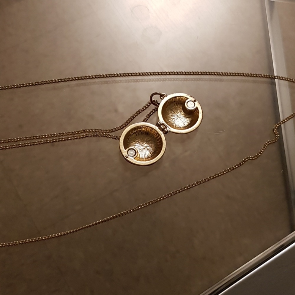 Necklace - Picture 2 of 2